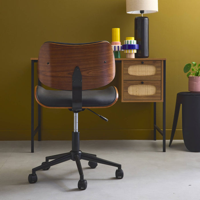 sweeek - Bureaustoel met wielen, gebogen hout en kunstleren afwerking