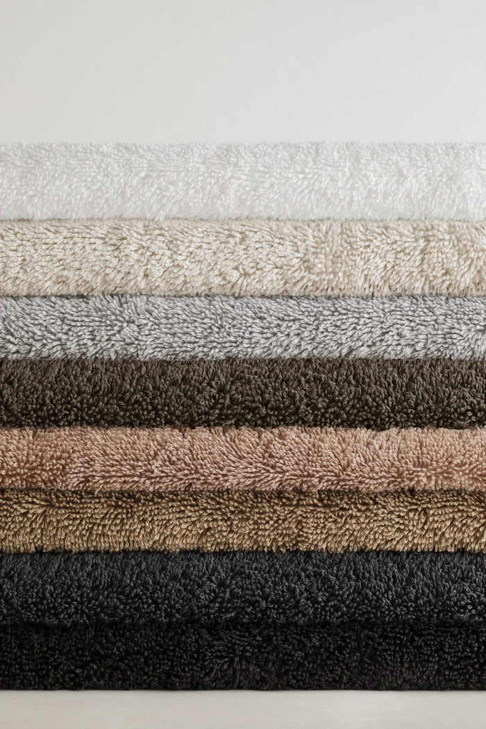 Riva Badtextiel Off Black | 70 x 140 cm | Zwart | Katoen