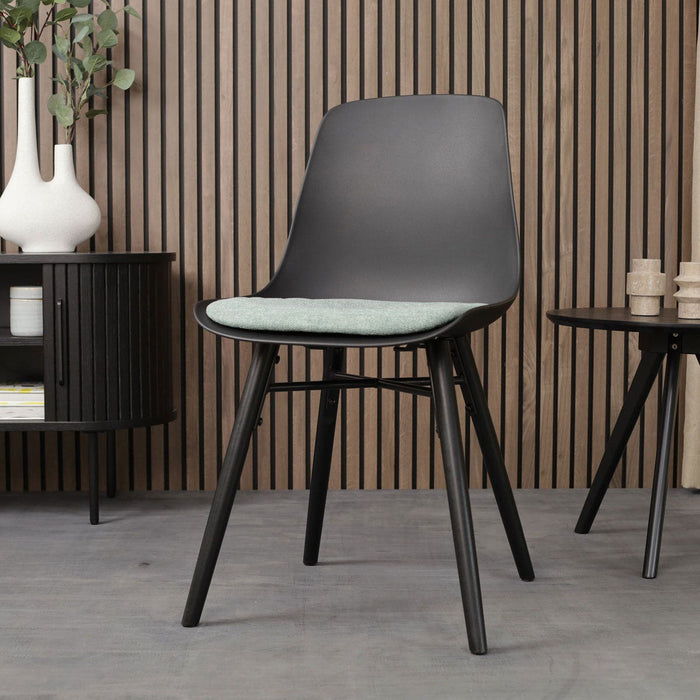 Nolon Nena-Liv Eetkamerstoel Zwart - Zacht Groen - Zwarte Houten Poten