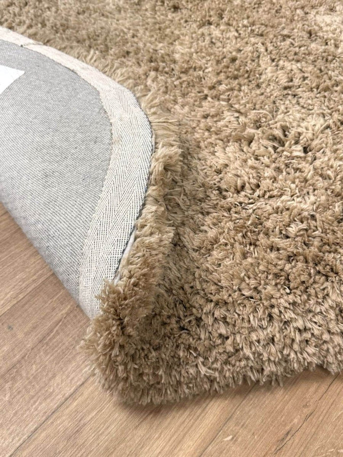 Organisch hoogpolig vloerkleed Pilo taupe polyester Interieur05