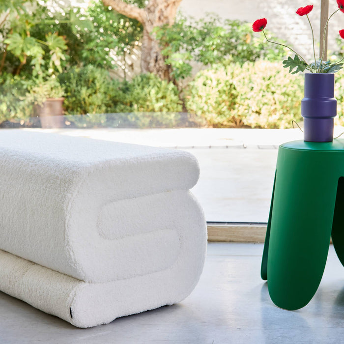 sweeek - Designbank boucléstof 1-2 zitplaatsen