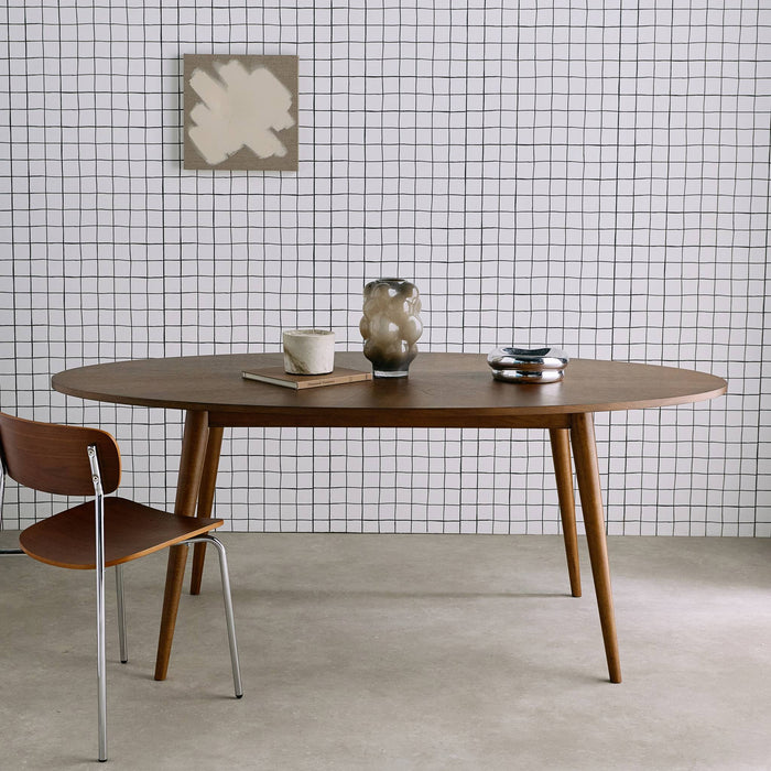 sweeek - Ovale eettafel van rubberhout en eikenfineer, 6 plaatsen