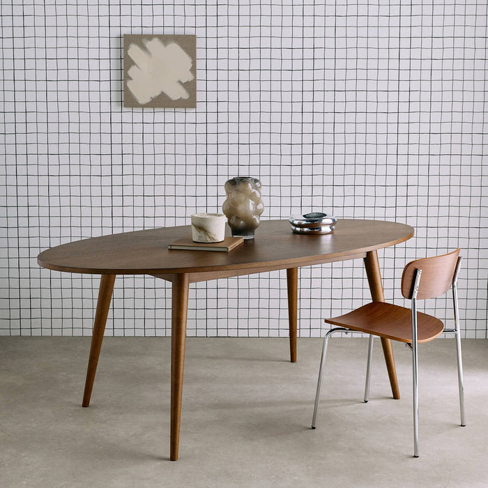 sweeek - Ovale eettafel van rubberhout en eikenfineer, 6 plaatsen