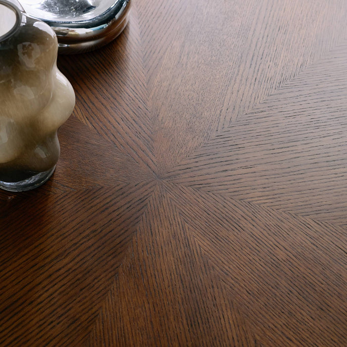 sweeek - Ovale eettafel van rubberhout en eikenfineer, 6 plaatsen