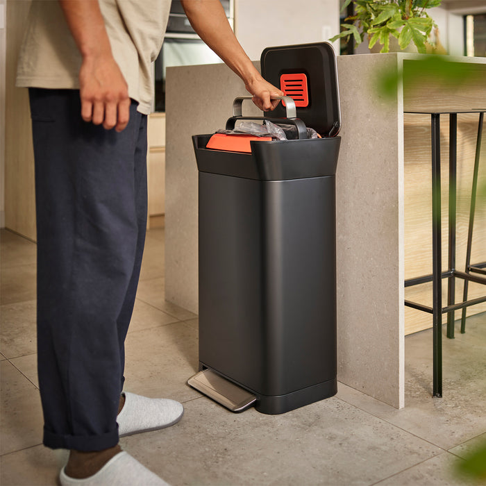 Joseph Joseph Titan Pedaalemmer 30 L - Carbon Black