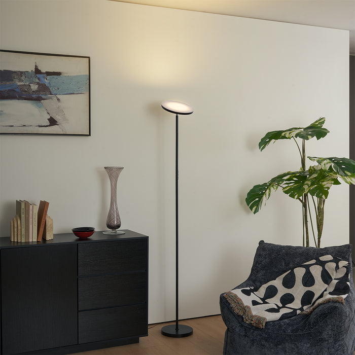 QAZQA Moderne vloerlamp zwart incl. LED dimbaar RGB met