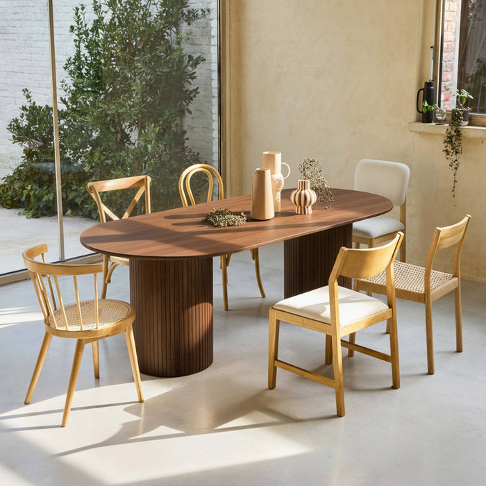 sweeek - Ovale eettafel rubberhout en eikenfineer 8 plaatsen