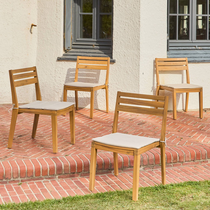 sweeek - Set van 4 acaciahouten tuinstoelen met kussen