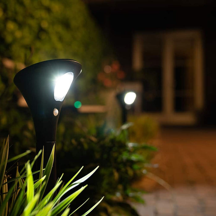 FlinQ Tuinverlichting Spike Zwart Solar incl. Lichtsenor 2 Stuks