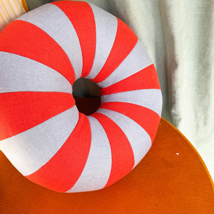 Studio About Float Sierkussen - Blue / Red