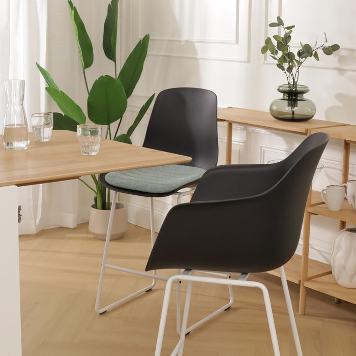 Nolon Nino-Liz Barkruk Zwart - Zacht Groen Kussen - Wit Frame - 65 cm