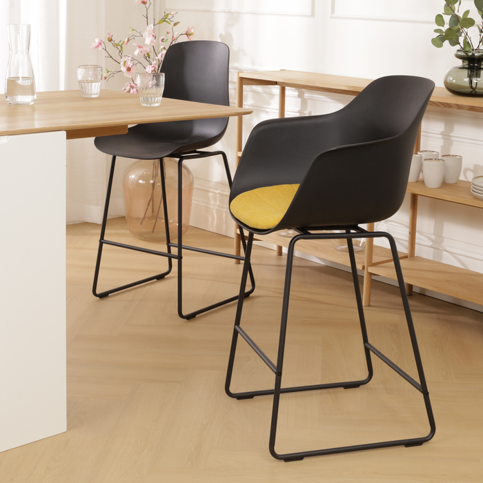 Nolon Nino-Liz Barkruk Zwart - Okergeel Kussen - Zwart Frame - 65 cm