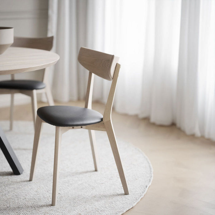 Rowico Home Ami Eikenhouten Eetkamerstoel Whitewash - Zwart Zitkussen
