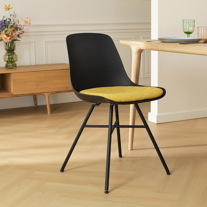 Nolon Noa-Liv Eetkamerstoel Zwart - Okergeel Kussen - Zwarte Poten