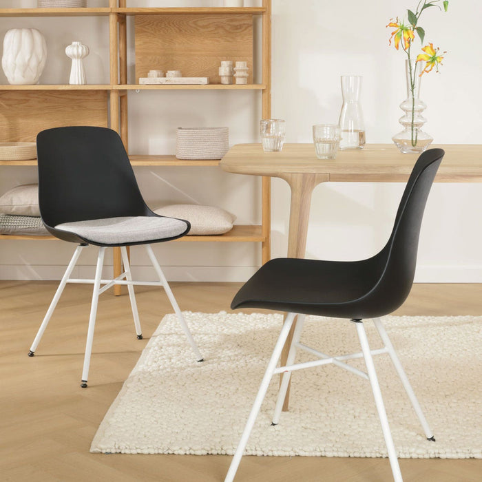 Nolon Noa-Liv Eetkamerstoel Zwart - Lichtgrijs Kussen - Witte Poten