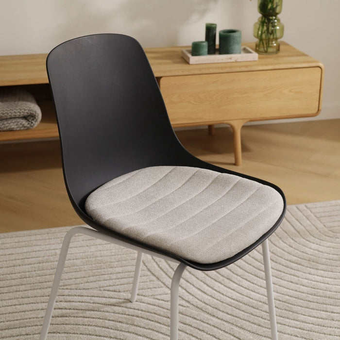 Nolon Nora-Liv Eetkamerstoel Zwart - Beige Kussen - Witte Poten