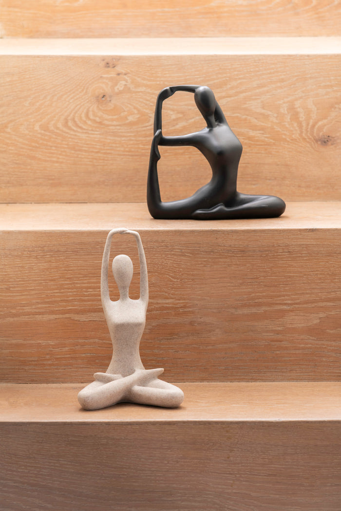 Present Time - Beeld Yoga Bow - Zwart