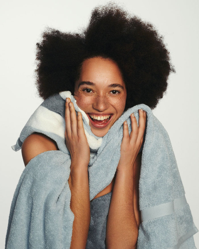 Ontario Badtextiel Misty Blue | 68 x 127 cm | Blauw | Katoen