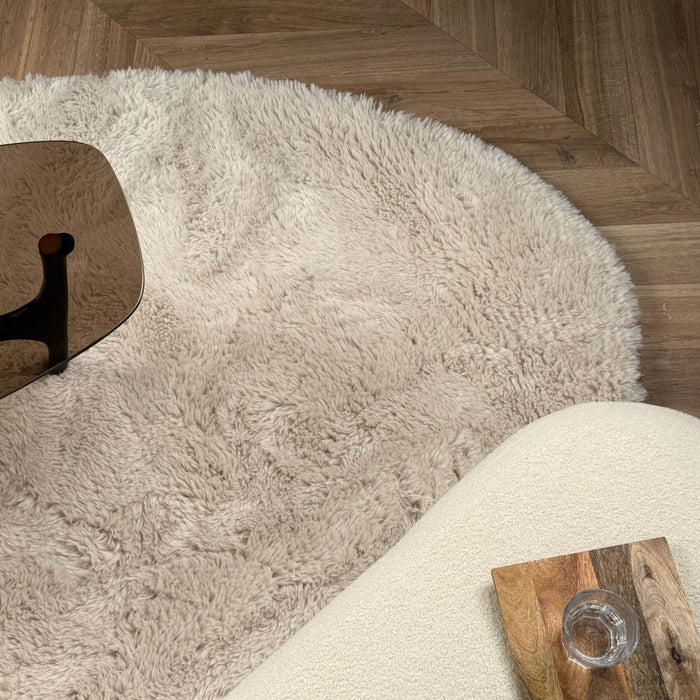 Hoogpolig Organisch vloerkleed Furr Stone beige - Interieur05