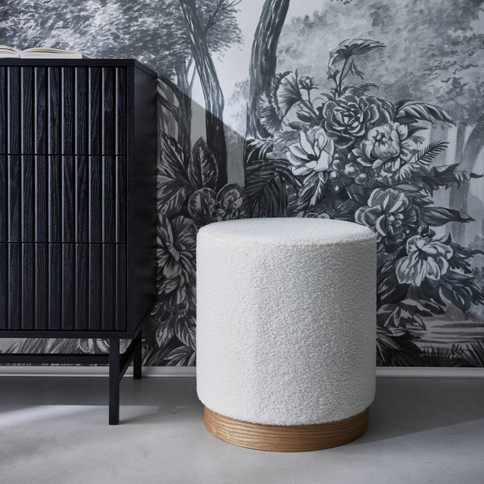 sweeek - Scandinavische poef in witte boucle