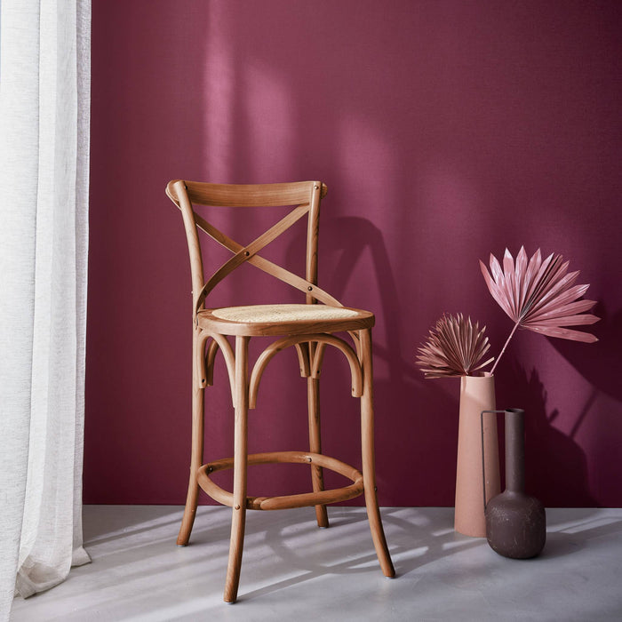 sweeek - Vintage rubberhouten bistro barkruk met voetensteun