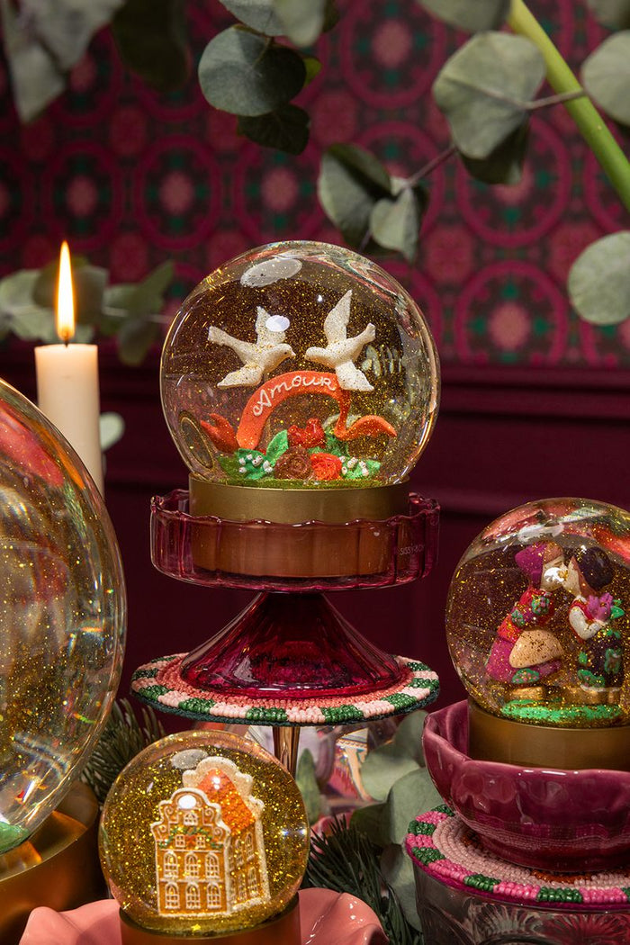 Sissy-Boy Glazen sneeuwbol met kerst duifjes