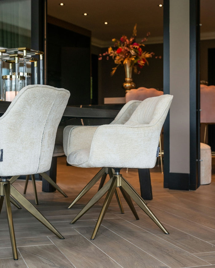 Richmond Interiors Aline Draaistoel Wit Chenille