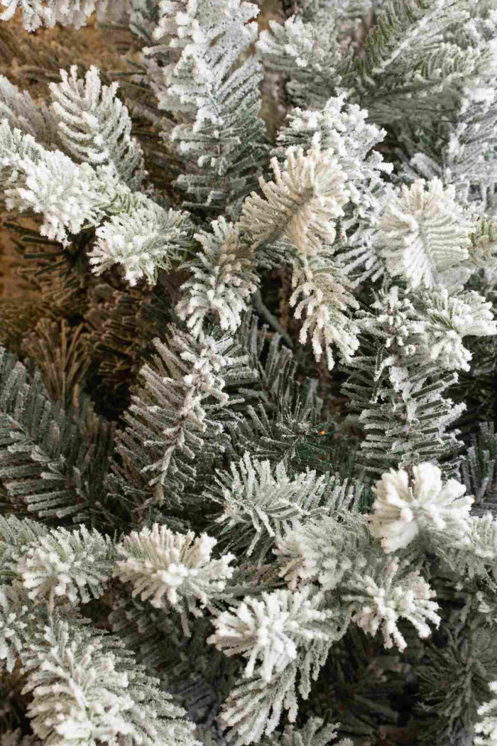 Black Box Trees Kunstkerstboom Grimshaw - 132x132x185 cm - PVC|hardnaald - frosted,Groen