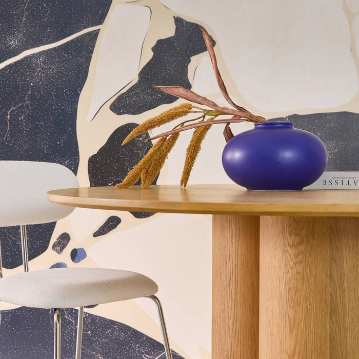 sweeek - Ronde eettafel van rubberhout en eikenfineer voor 4 personen