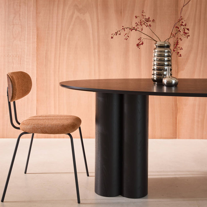 sweeek - Ovale eettafel van rubberhout en eikenfineer voor 8 personen