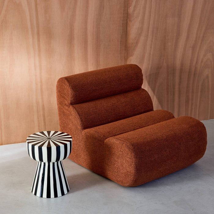 sweeek - Bijzettafel, nachtkastje, geëmailleerd staal gestreept