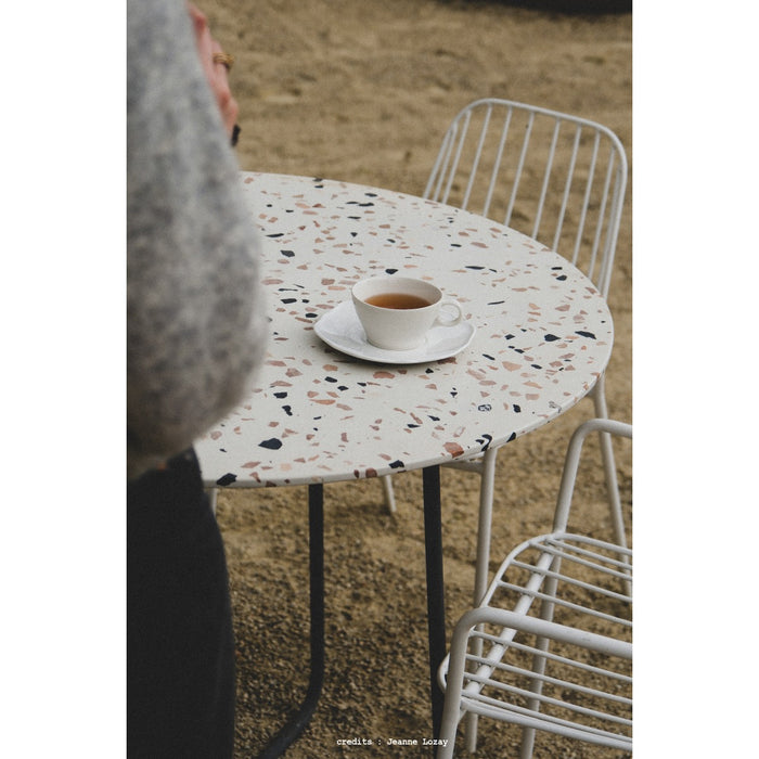 Tikamoon - Ronde tuintafel van premium terrazzo en metaal 90 brown