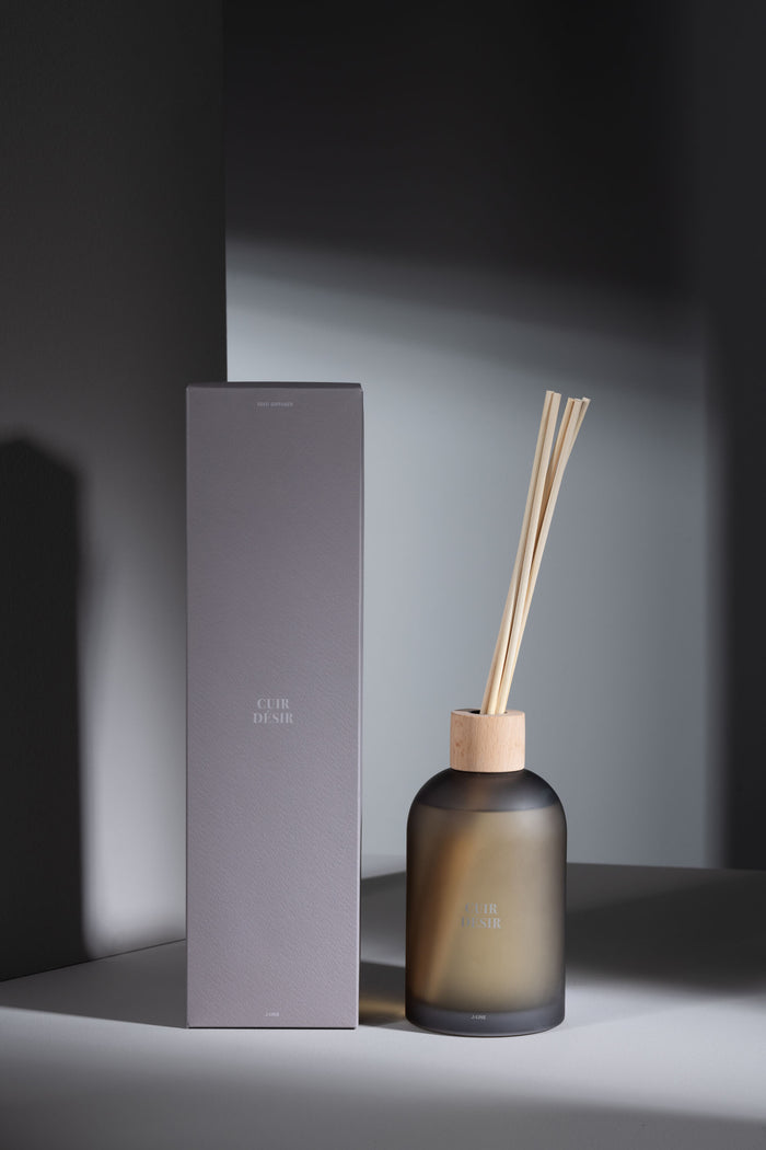 J-Line geurolie + stokjes Accords Essentiels - Cuir Desir -