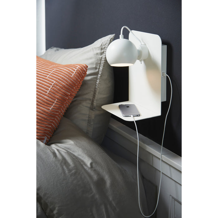 Frandsen Ball wandlamp met usb-poort mat wit