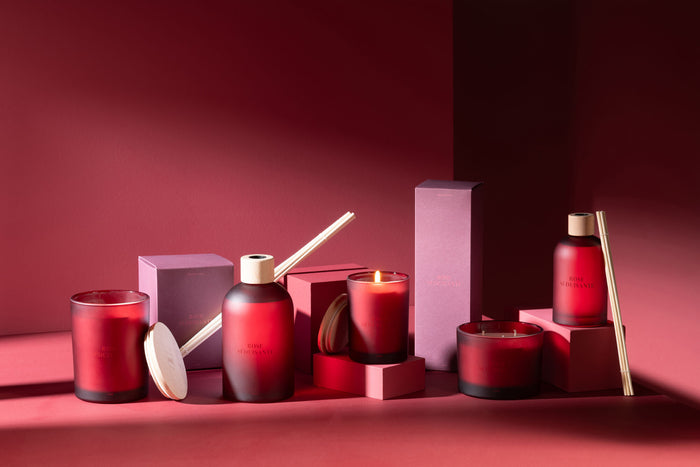 J-Line geurkaars - Rose Seduisante - rood - 28U