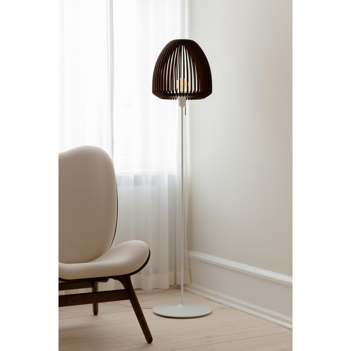 Umage Clava Wood vloerlamp wit onderstel, zwart eiken