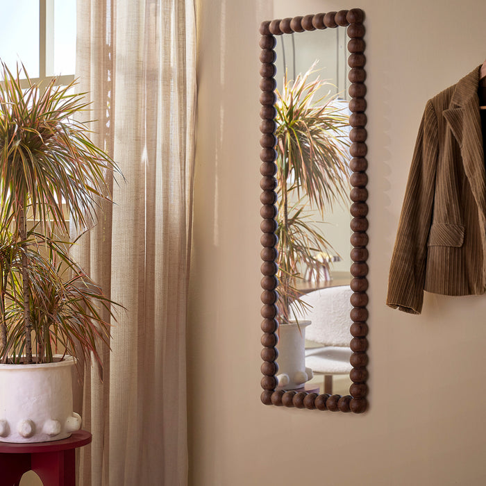 by fonQ Pompom Spiegel - Walnoot