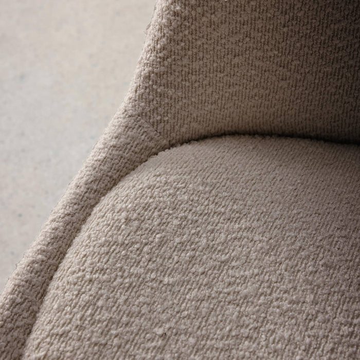 sweeek - Getextureerde bouclé Scandinavische stoelen met beukenhouten