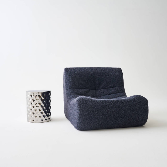 sweeek - Bijzettafel, nachtkastje van geëmailleerd verchroomd staal