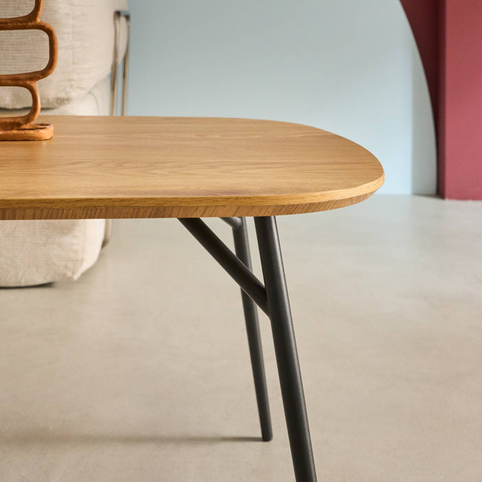 sweeek - Rechthoekige salontafel eikeneffect met zwarte metalen poten