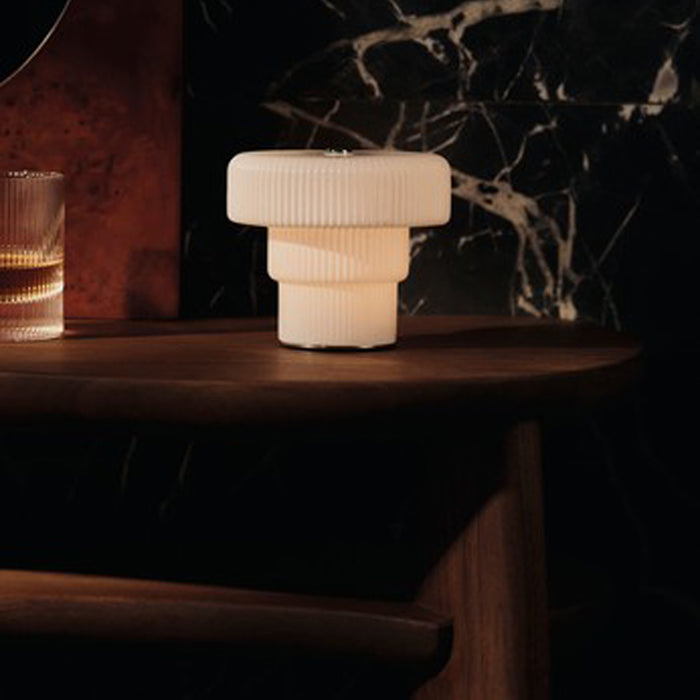 Ferm Living Ripple Draagbare Tafellamp - Wit