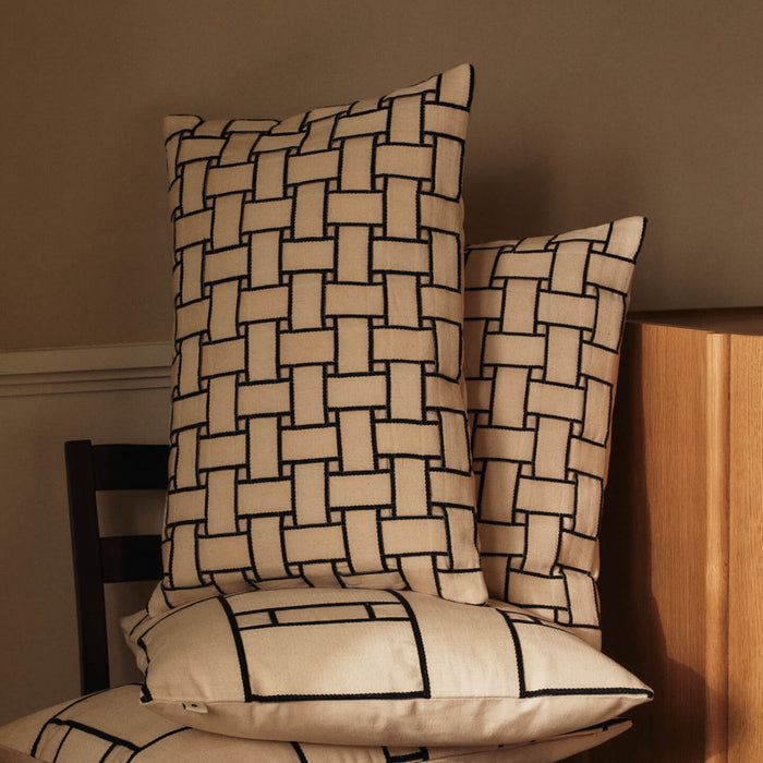 Ferm Living Lattice Offset Sierkussen - Rechthoekig - Off-White / Black