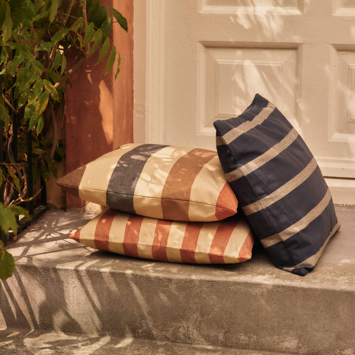 Ferm Living Strand Outdoor Kussenhoes - Burnt Ochre / Parchment