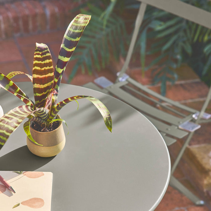 sweeek - Bistrotafel met 2 stoelen inklapbaar metaal Ø60 x 70cm