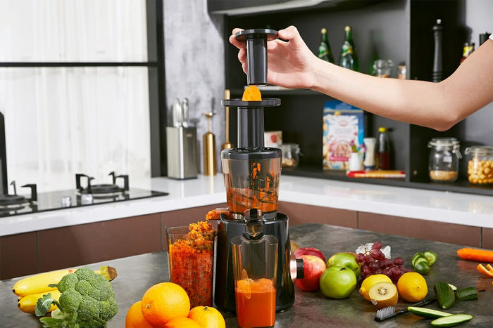 Buccan - Slowjuicer 150w - Zwart Rose