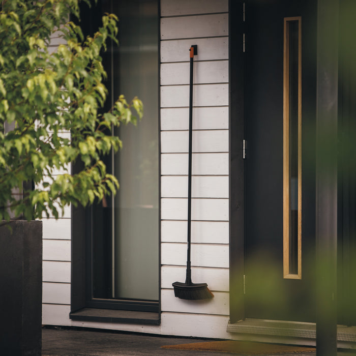 Fiskars Solid Bezem Medium