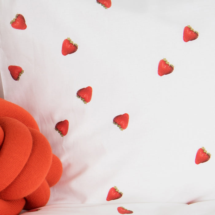 SNURK Strawberries Dekbedovertrek 240 x 200/220 cm