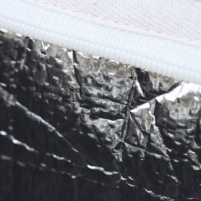 Nicolas Vahé koeltas groot (18 centimeter x 38 centimeter x 40