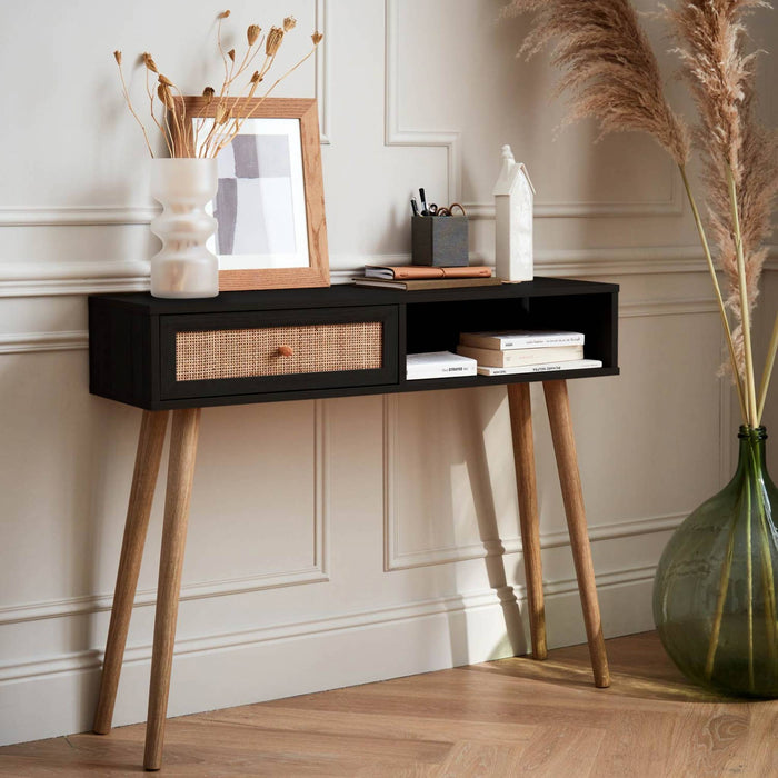 sweeek - Sidetable met rotan