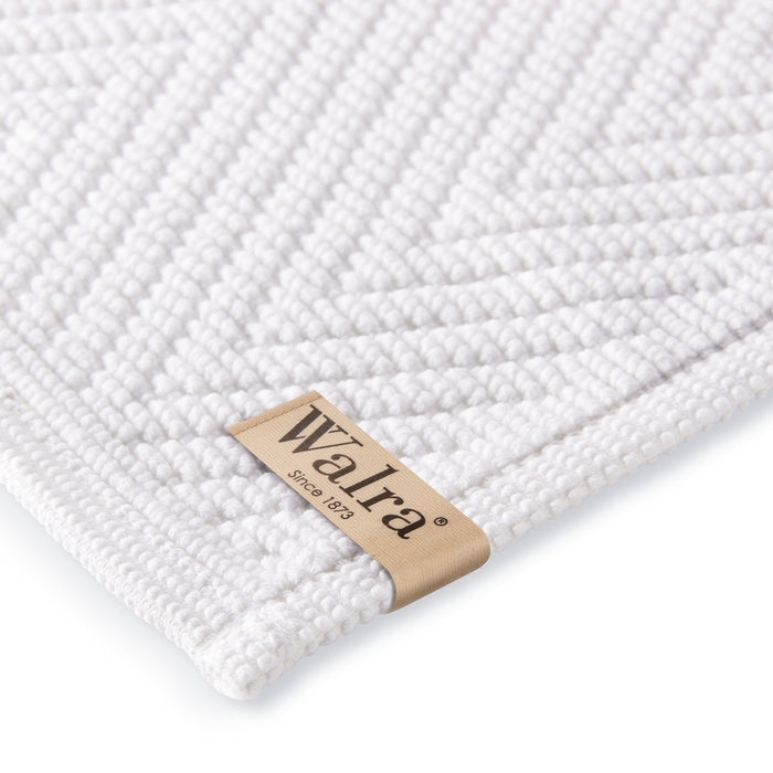 242260-3.jpg (1670641)